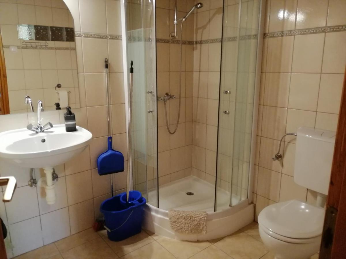 Flora Apartmanok Кехидакустани Экстерьер фото